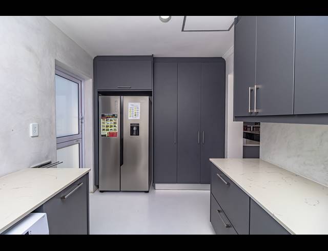 3 BEDROOM HOUSE FOR SALE IN GROTTO BAY